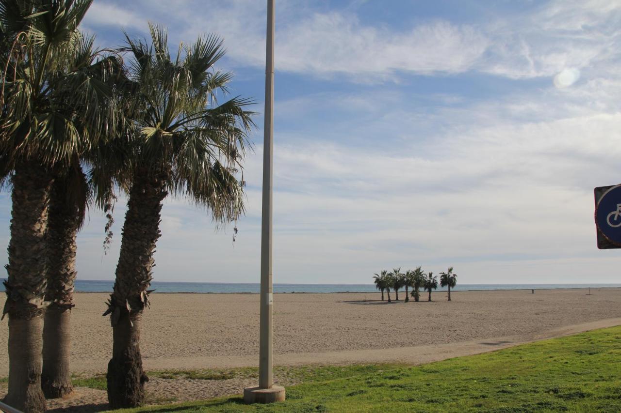 Apartamento En Primera Linea De Playa, Con Vistas A La Playa Y Con Wifi Roquetas de Mar Dış mekan fotoğraf
