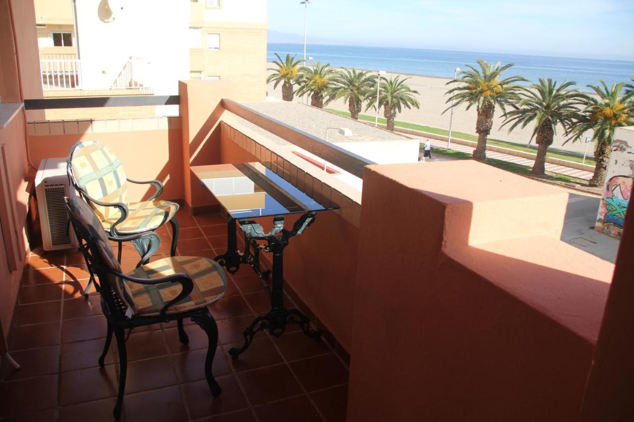Apartamento En Primera Linea De Playa, Con Vistas A La Playa Y Con Wifi Roquetas de Mar Dış mekan fotoğraf